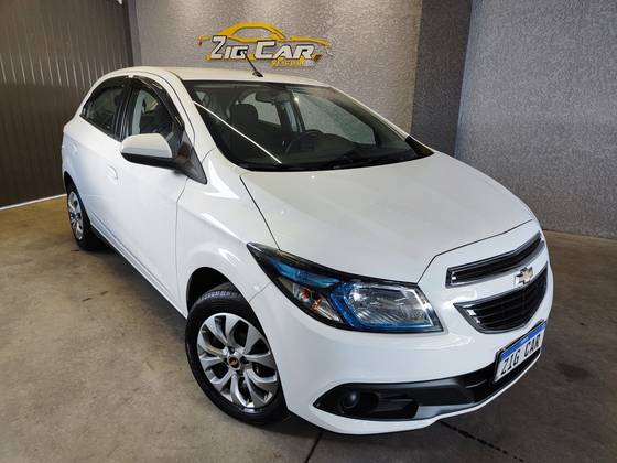 CHEVROLET ONIX 1.4 MPFI LT 8V FLEX 4P MANUAL CHEVROLET ONIX 1.4 MPFI LT 8V FLEX 4P MANUAL